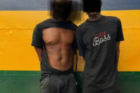 Lagos police arrest kidnappers with ransom money and weapons.