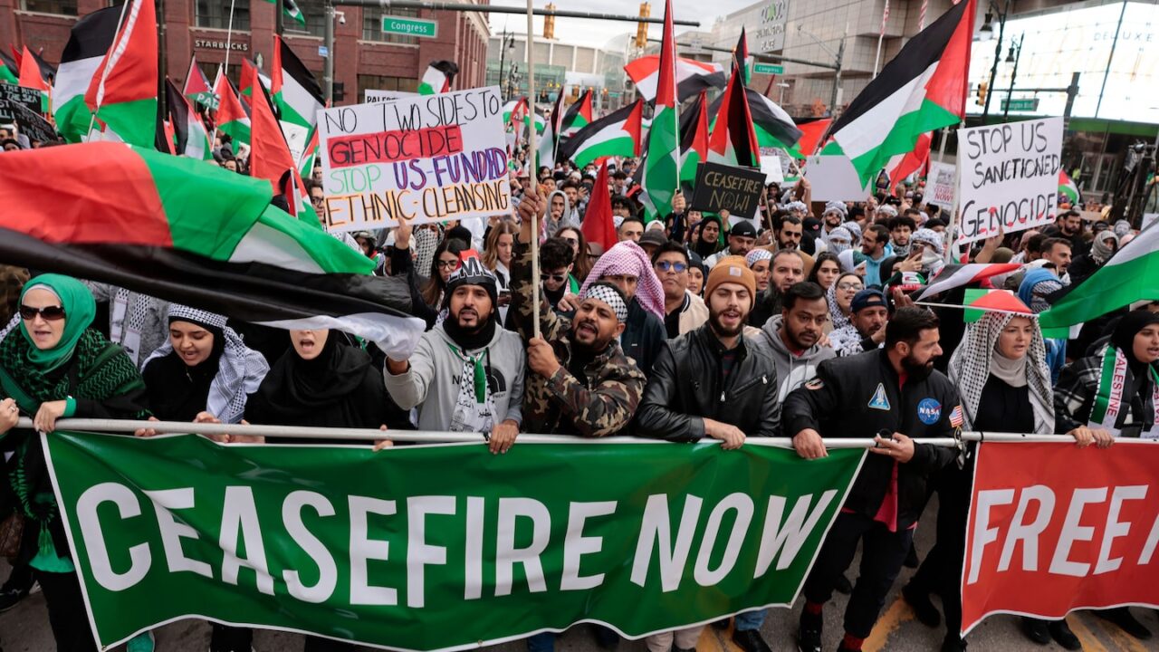 Ceasefire agreement handshake