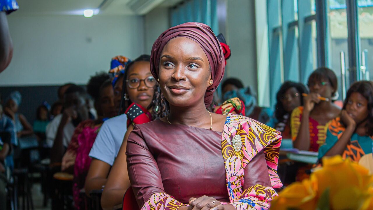 Students using VR in a classroom setting.