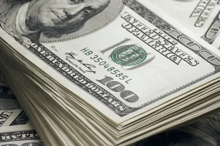 US dollar falls Federal Reserve crisis