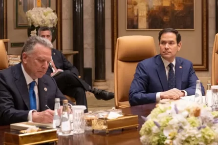 Europeans and Ukrainians Urge an End to War in Paris Talks with US Officials